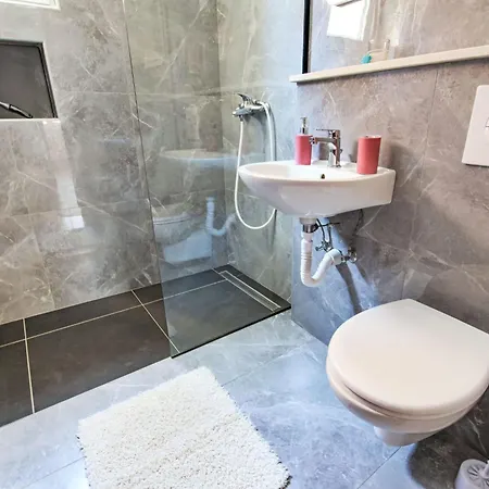 Apartment Apartment Snjezana-5 By Interhome *